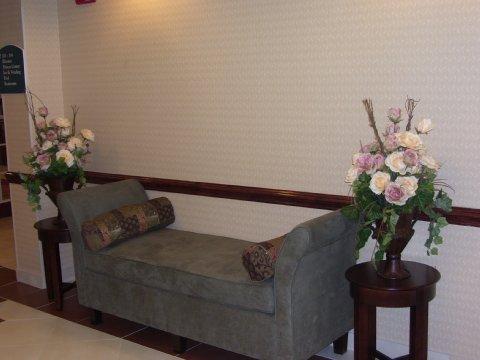 Hotel Express & By Ihg