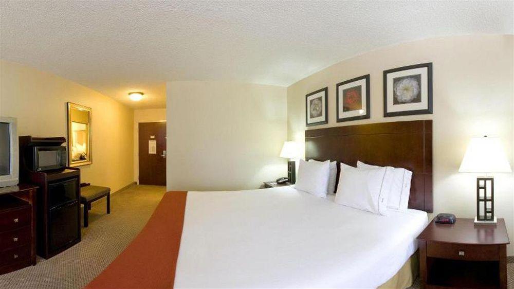 Hotel Express & By Ihg